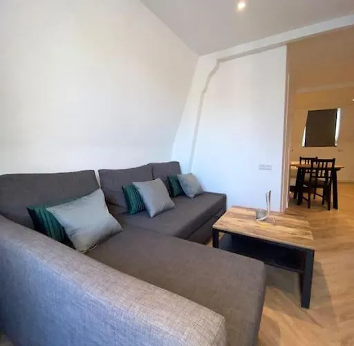 Center Terrace With Iconic View